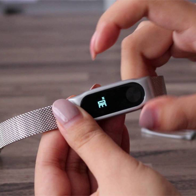 MiJobs Milanese Wristband magnetický pásek z leštěného kovu na zápěstí pro Xiaomi Mi Band 2