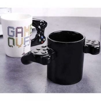 1Mcz Hrnek Gamer s uchy ve tvaru herního ovladače playstation Game Over černá (black)