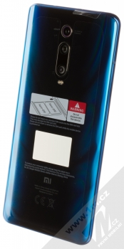 Xiaomi Mi 9T 6GB/64GB modrá (glacier blue) šikmo zepředu