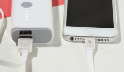Remax KingKong plochý USB kabel s Apple Lightning konektorem použití 2