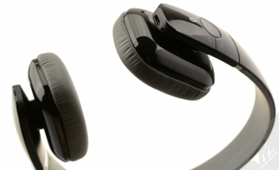 CellularLine FLY Bluetooth Stereo Headset černá (black) detail konektoru