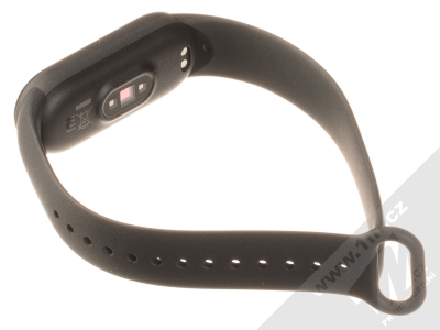 Xiaomi Mi Band 5 chytrý fitness náramek se senzorem srdečního tepu černá (black) rozepnuté zezadu