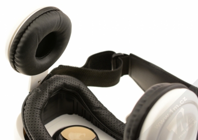 Celly VR Glass brýle a sluchátka pro virtuální realitu bílá černá (white black) detail sluchátka