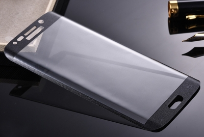 Poly Source Koala barevné ochranné tvrzené sklo na kompletní zahnutý displej pro Samsung Galaxy S6 Edge černá (black)